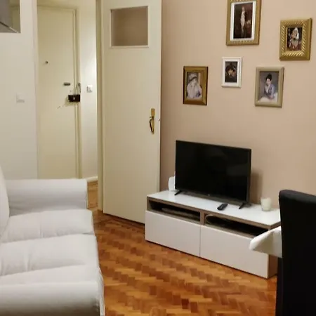 Ferias No Bairro アパート *